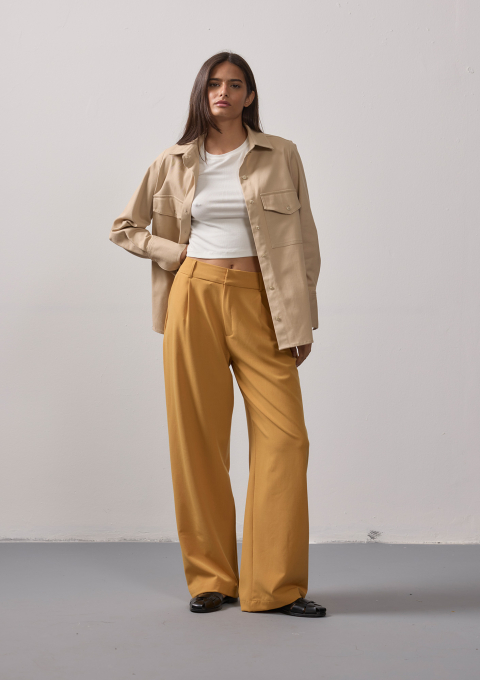 CALÇA PREGAS ALFAIATARIA MOSTARDA