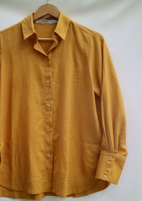 CAMISA SOCIAL ARREDONDADA CAMBRAIA MOSTARDA