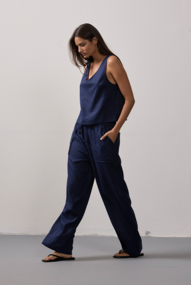 CALÇA RETA BOLSO CAMBRAIA MARINHO