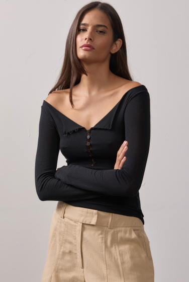 BLUSA OMBRO A OMBRO BOTÕES