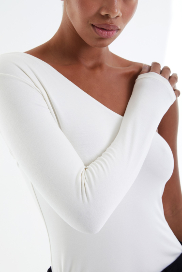 BLUSA MANGA UM OMBRO FRANZIDO