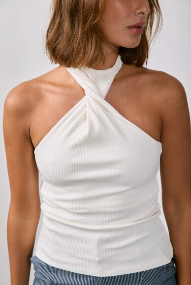 BLUSA FRENTE UNICA TORCIDA OFFWHITE