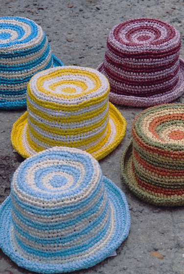 CHAPEU LERU RÁFIA CLASSICO LISTRAS AZUL CLARO E OFFWHITE