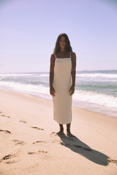 VESTIDO MIDI ALCINHA